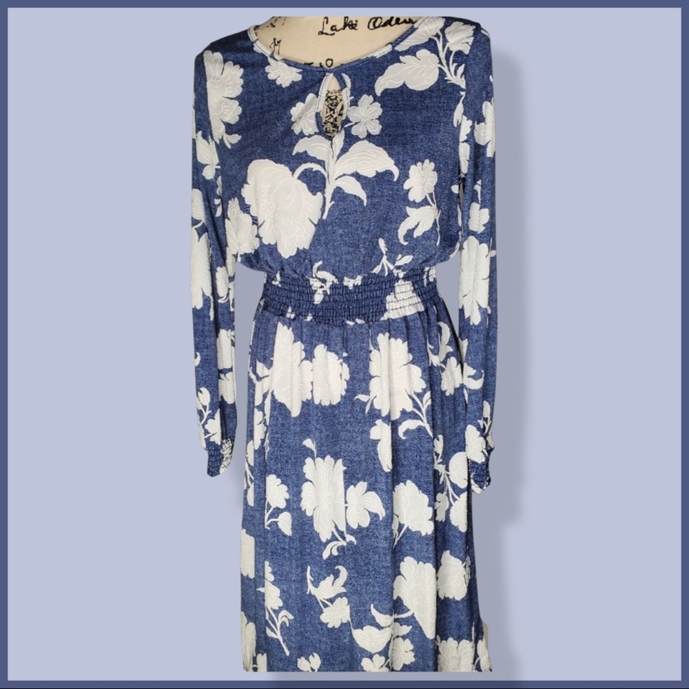 SJS Dress - Floral print in blue and white. Size M.